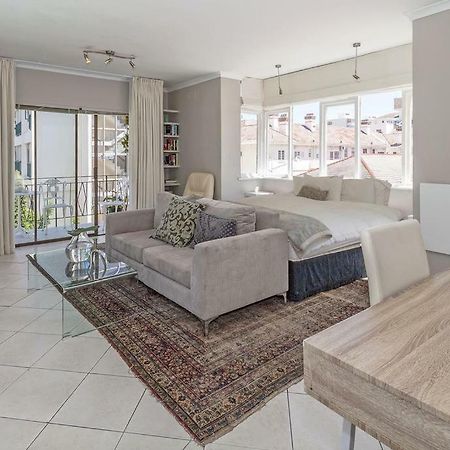 Cosy And Classy Sea Point Apartment Кейптаун Екстериор снимка