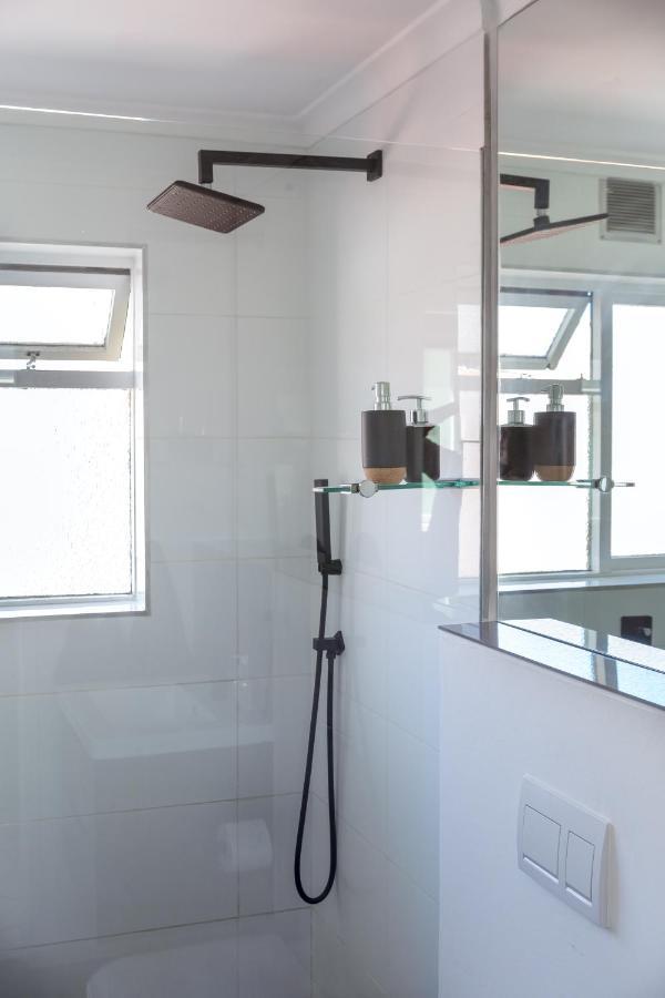 Cosy And Classy Sea Point Apartment Кейптаун Екстериор снимка