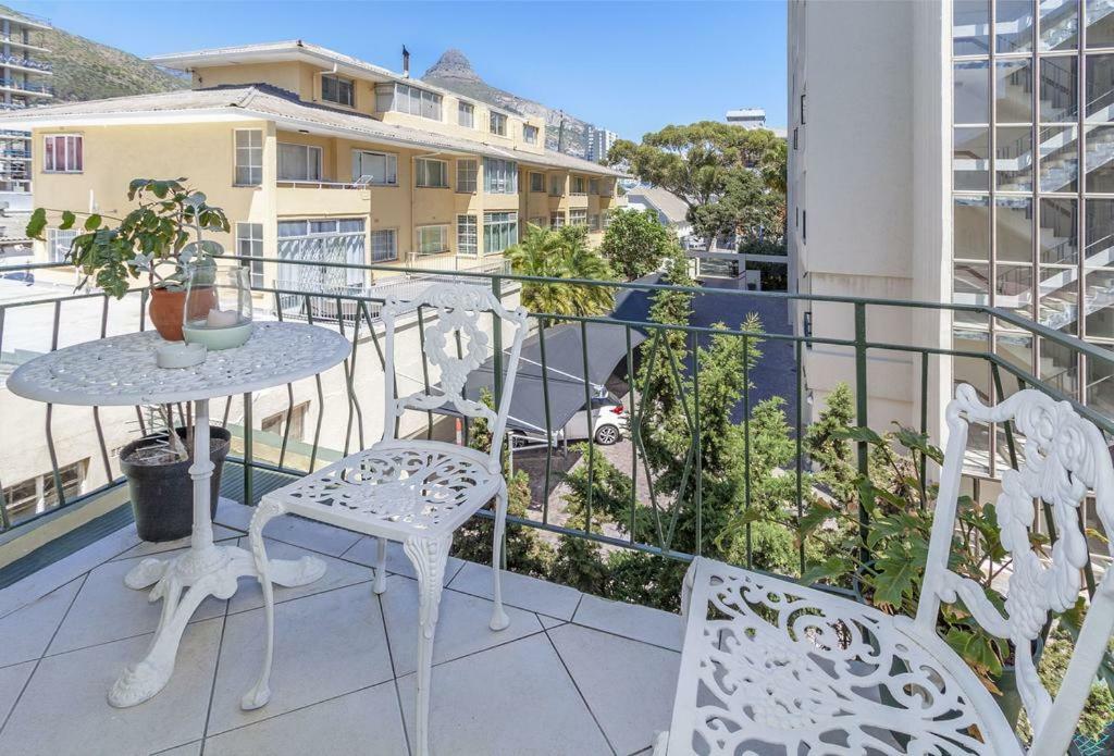 Cosy And Classy Sea Point Apartment Кейптаун Екстериор снимка