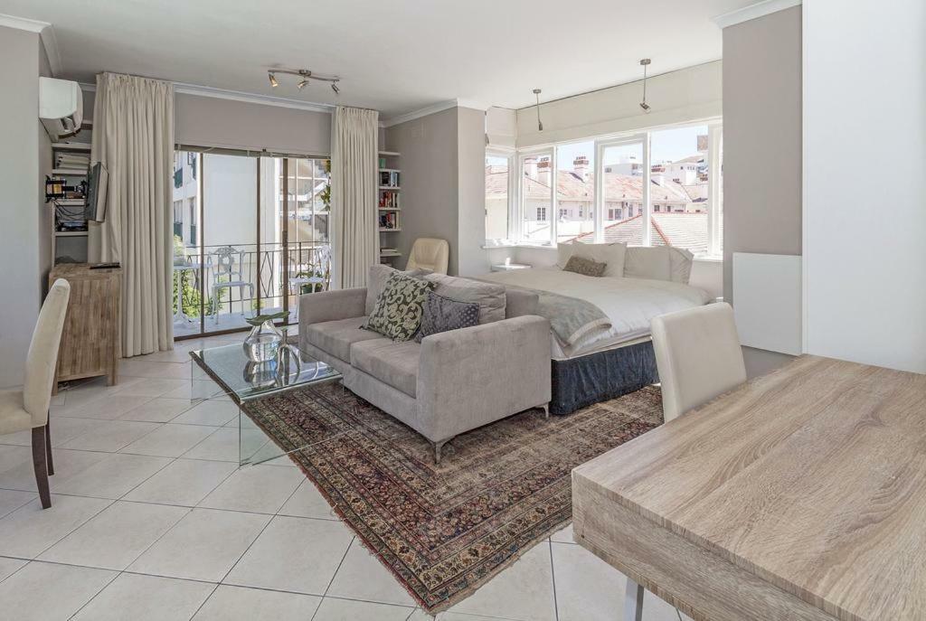 Cosy And Classy Sea Point Apartment Кейптаун Екстериор снимка
